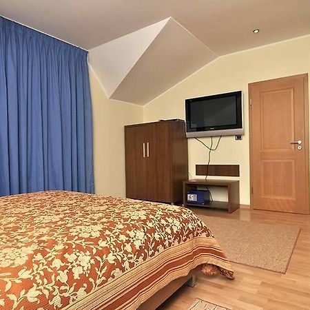 Villa Vitoria Giroc Δωμάτιο φωτογραφία